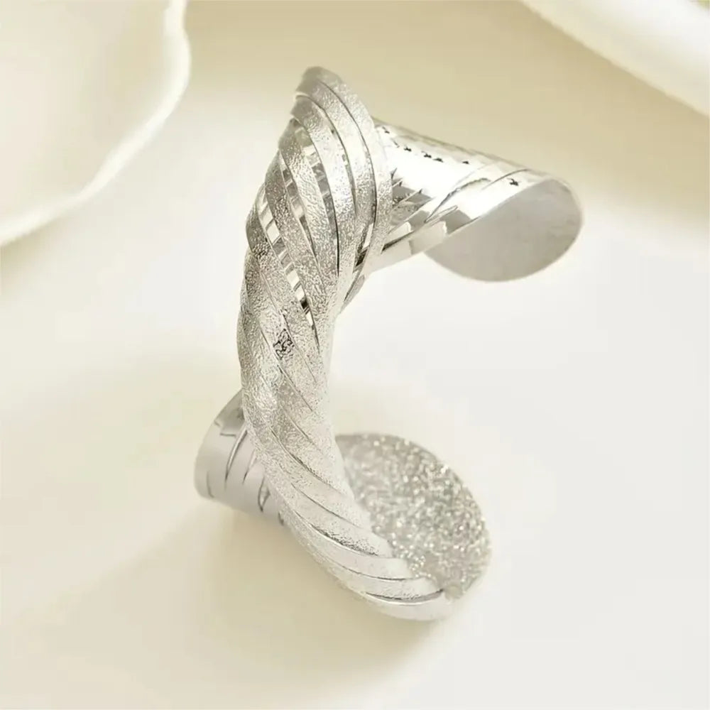 Zenobia Twist Cuff
