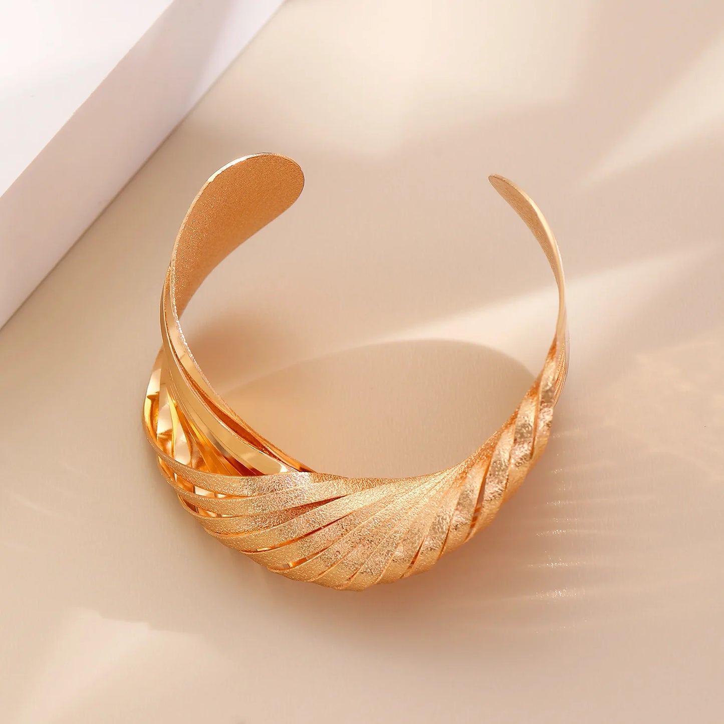 Zenobia Twist Cuff