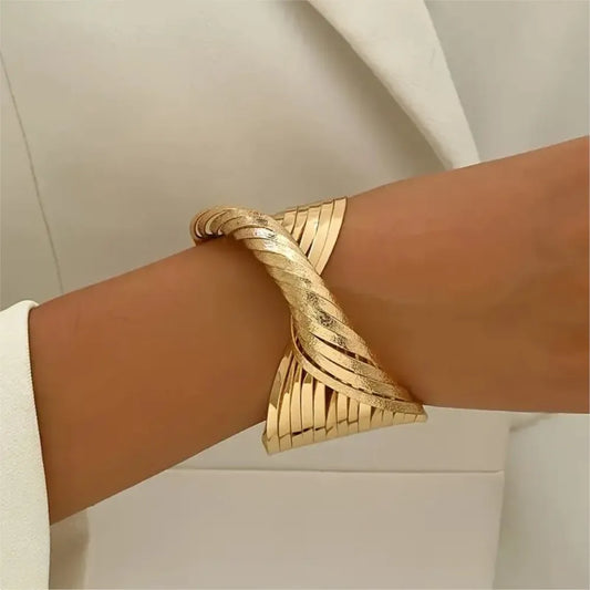 Zenobia Twist Cuff