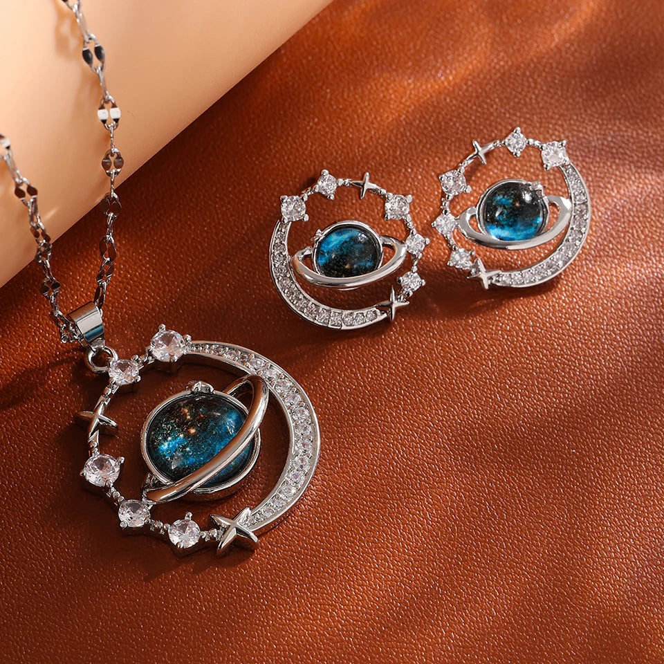 Lunaire Orbit Collection